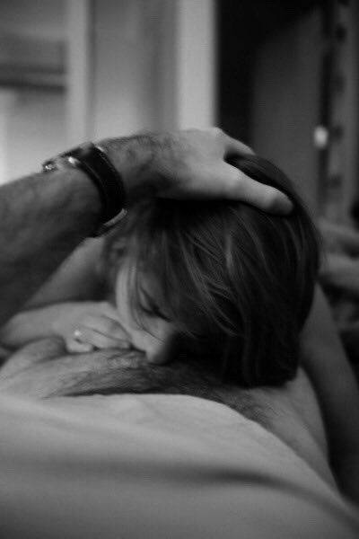 Deseos de esta tarde 

    Zambullirme en Sus deseos y engullir Su verbo

#Abrahel
#EroTuits
#TuPoesía
#PoesíaYErotismo