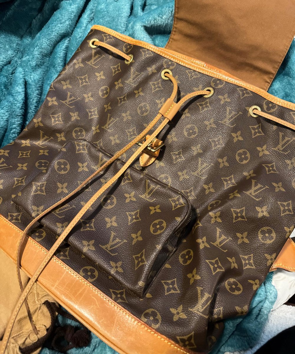 MauttoStraps's tweet image. Got a leather issue? We got a leather solution! &quot;The quality is amazing! Highly recommend.&quot; -Jackie #leatherwork #drawstring #designerbags #LV
