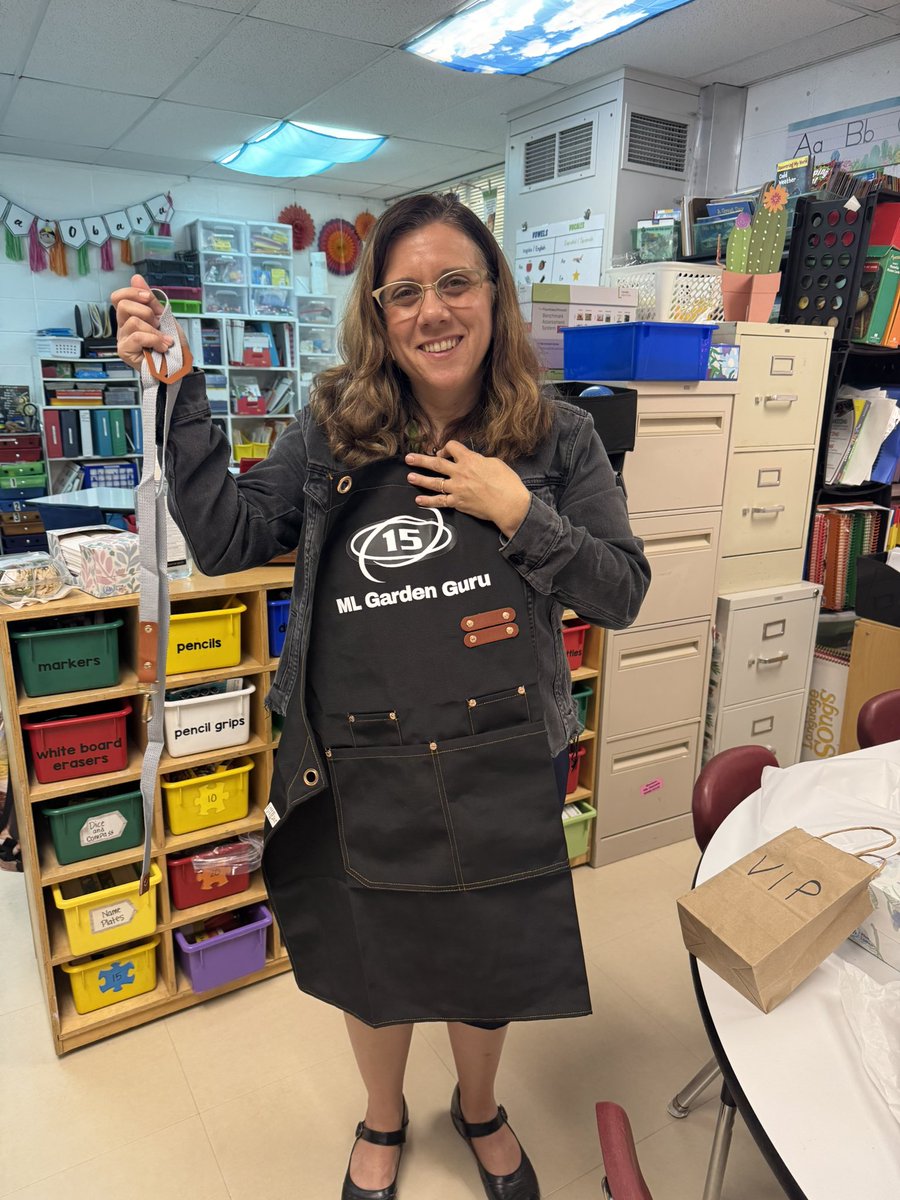 I challenged ML staff from each school to create a bulletin board representing all the languages spoken in that school. I was blown away by their creativity. Central office voted for their favorite and Hilltop won! Today they received their prize; lunch delivered by me!