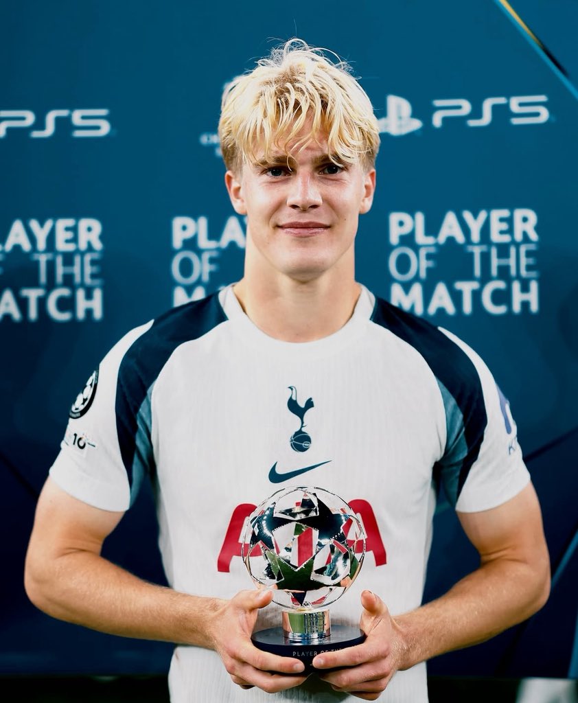 TheSpursExpress's tweet photo. A good few days for Lucas Bergvall 🌟🤍 https://t.co/NdMlyOEGOk