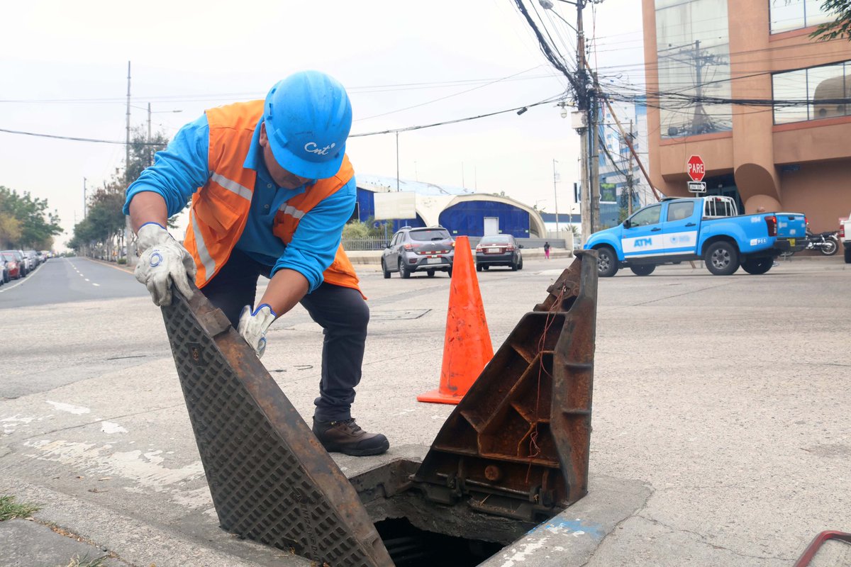 #Guayaquil | 🛜 En La Kennedy, 109 familias ya cuentan con conectividad de última tecnología gracias al proceso de migración a fibra óptica que se implementa a escala nacional.
Seguimos transformando la experiencia digital de más ecuatorianos.