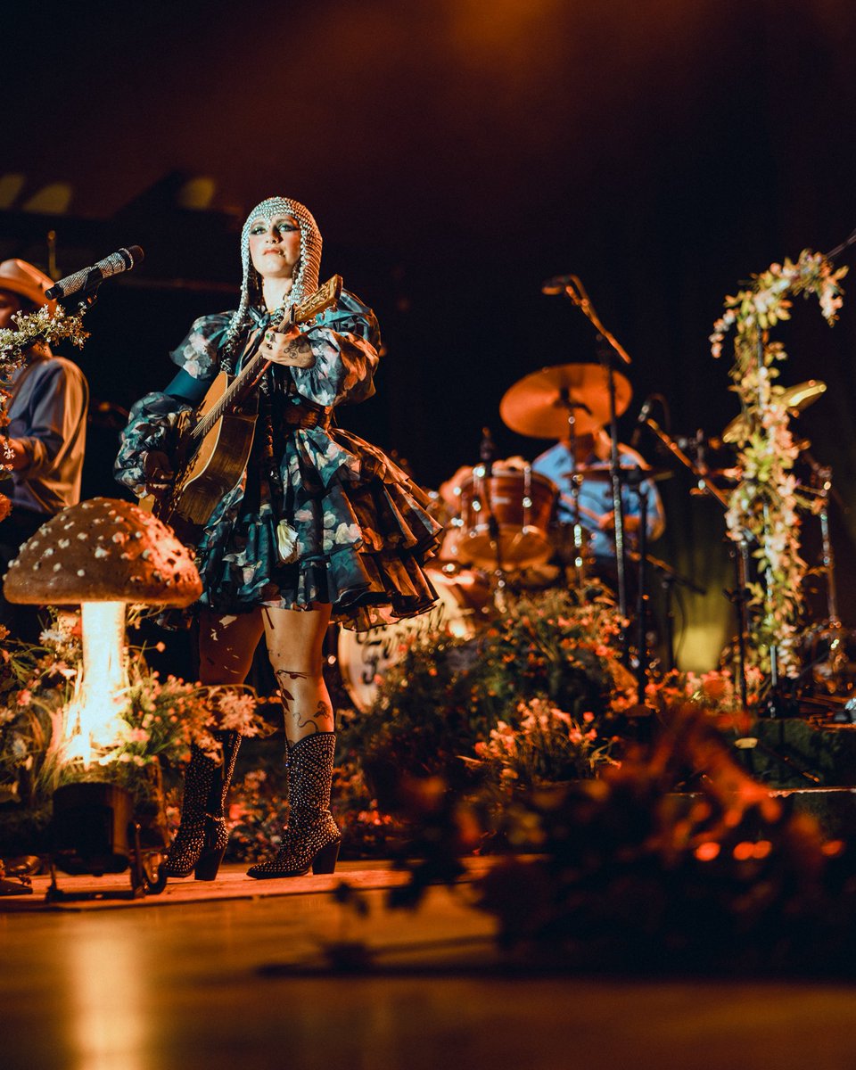 Sierra Ferrell tweet media