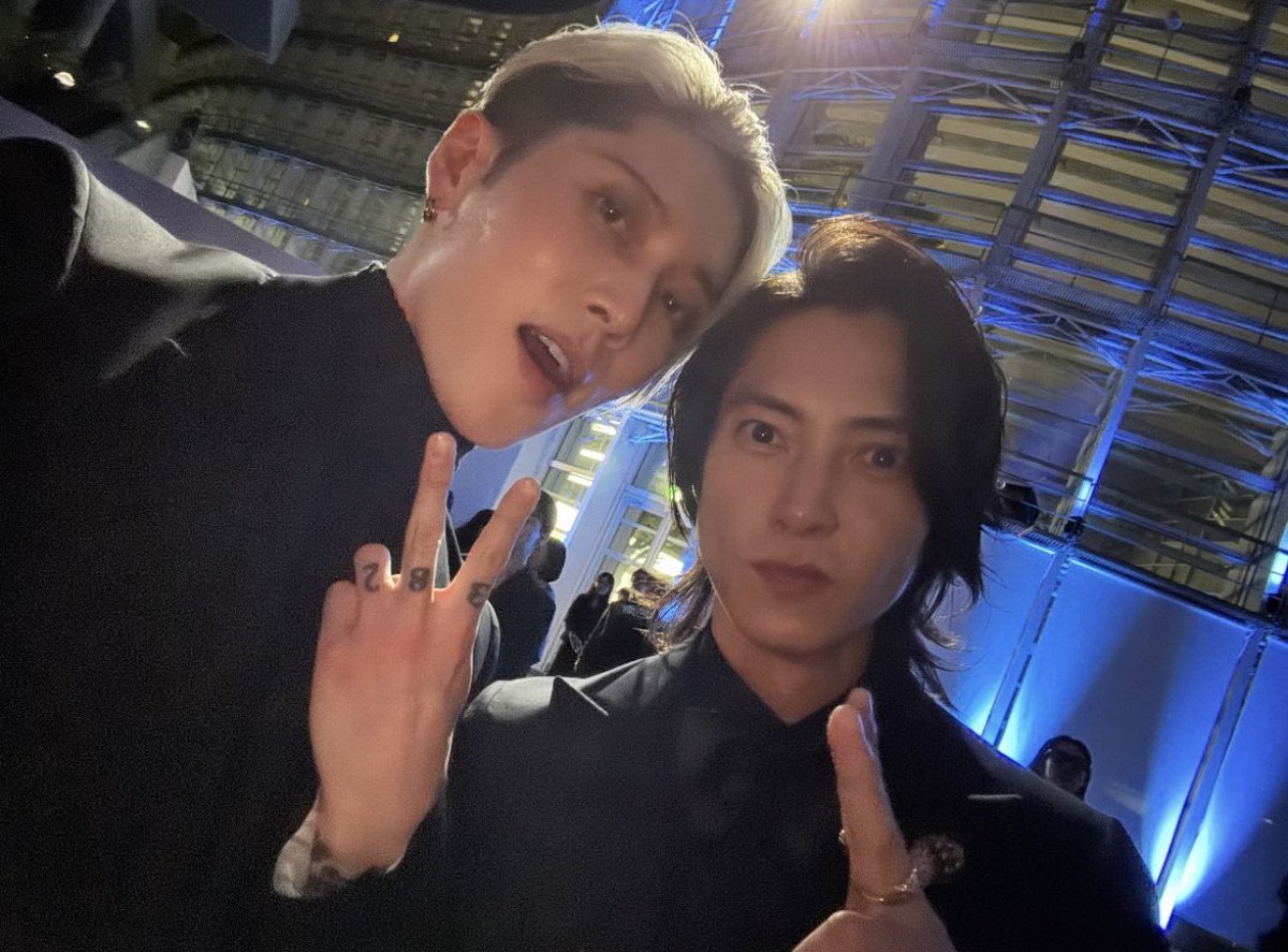 mp49sweeties's tweet image. MIYAVI & 山下智久
この2人が並ぶお姿見ると
脳内にStand Alone が流れてきます
いつかMIYAVIの🎸でStand Aloneを歌う山Pに会いたい見たい聴きたい!の夢叶いますように
#山下智久 やまぴー
#MIYAVI
#StandAlone