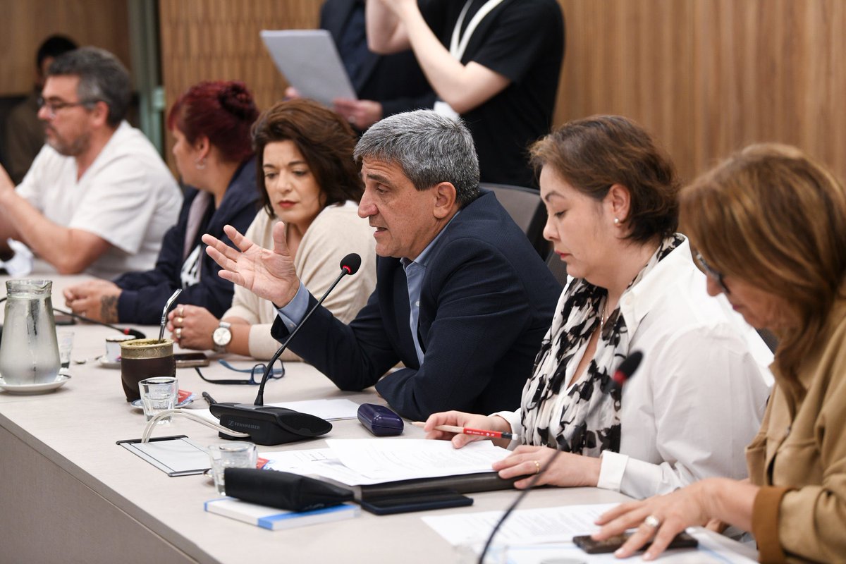 En la Comisión de Acción Social y Salud Pública se expuso sobre la emergencia sanitaria en salud pediátrica y la situación de las residencias médicas nacionales.

👩‍⚕️👨‍⚕️ Representantes del sector de la salud compartieron su mirada y propuestas frente a esta problemática urgente.