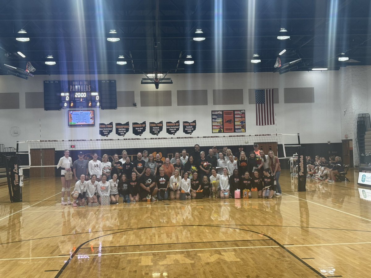 NewLexingtonHS's tweet photo. Staff Appreciation Night at tonight’s High School Volleyball Game. #NewLexWay https://t.co/sRNWQKcDX0