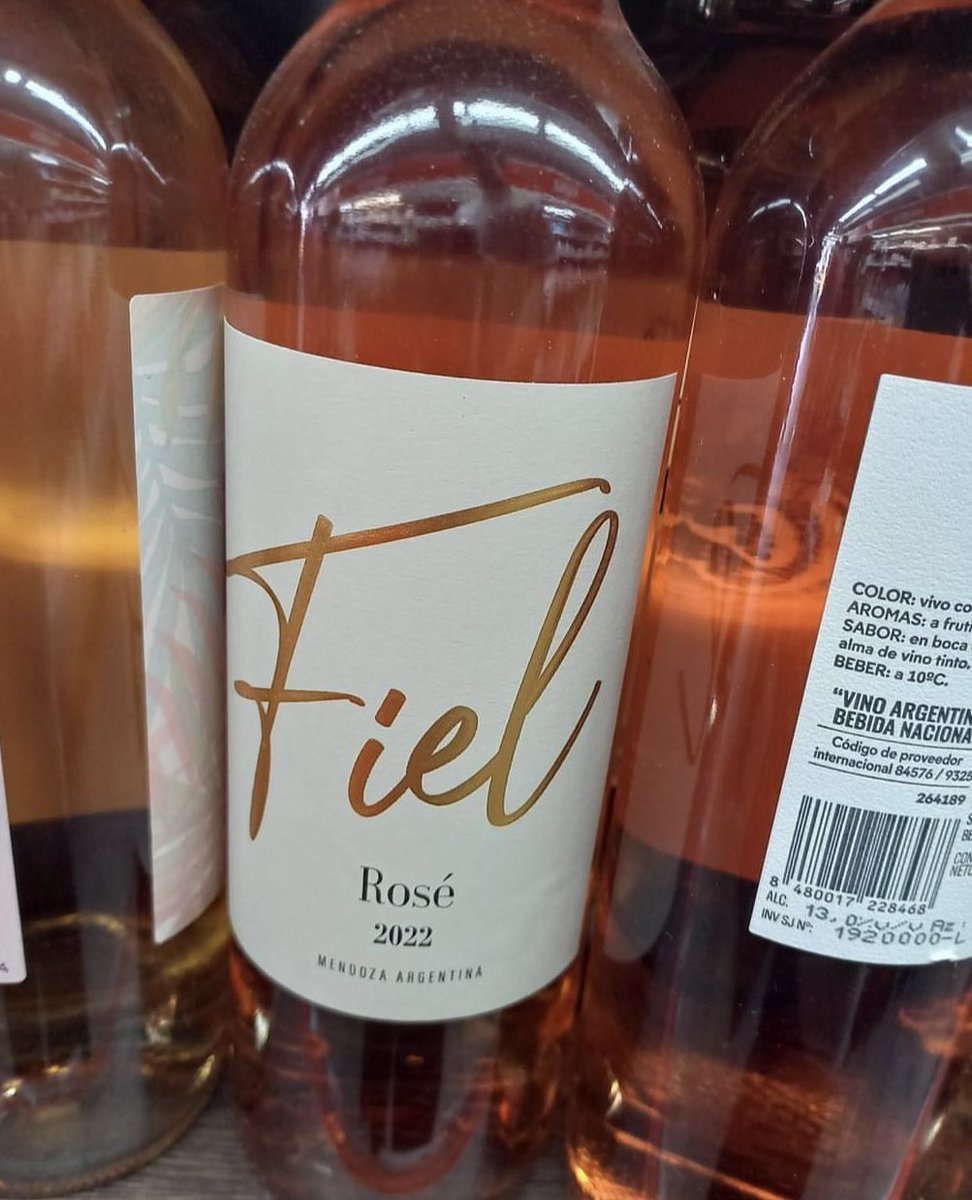 itextosoff's tweet photo. apaaa me hicieron un vino https://t.co/E1cz4ywZ62