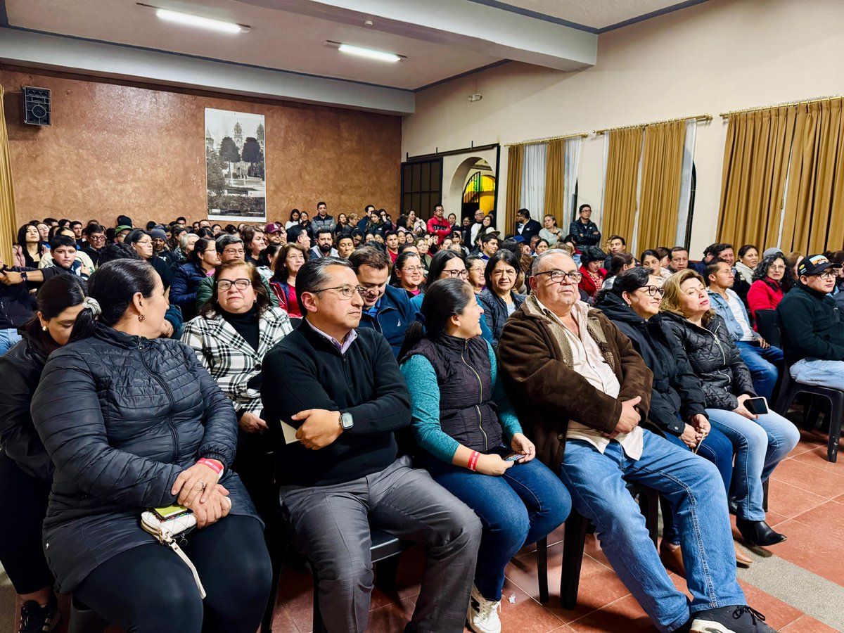 📸 Así vivimos nuestras Asambleas Locales de Socios en las tres regiones de Ecuador, espacios donde la voz de cada socio fortalece y sostiene a nuestra Cooperativa.

¡Tu voto cuenta, tu voz construye!
Consulta la fecha, hora y lugar de tu Asamblea aquí: jardinazuayo.fin.ec/asambleas-loca…