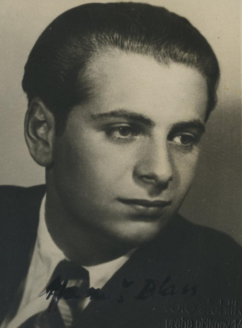 Auschwitz Memorial tweet media