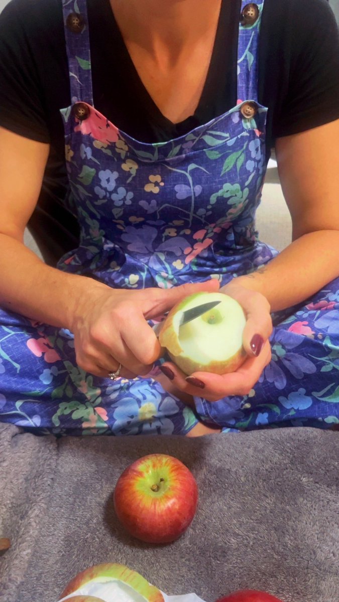 Makin’ sauce ✨🍎🍁