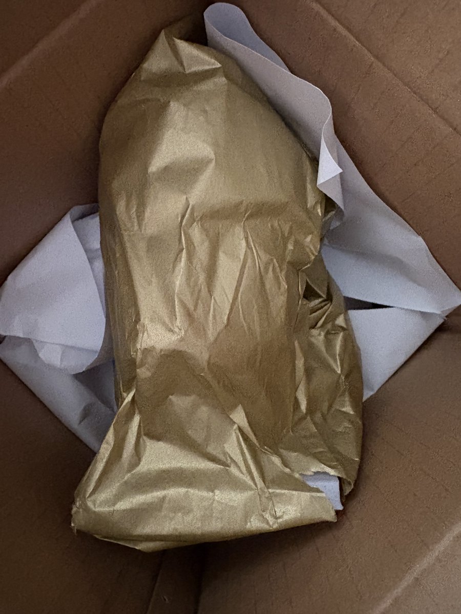 Trierarch the Sea Roman π±ποΈπΊπΈπ¬π§πΊπ¦π΄ββ οΈ (@trierarch81) on Twitter photo Special delivery from <a href="/mcgillmd921/">Michael McGill π</a> .
Can you guess what it is? Special delivery from <a href="/mcgillmd921/">Michael McGill π</a> .
Can you guess what it is?