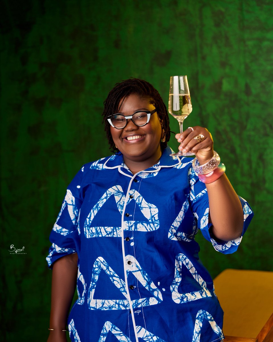 Les gars on est le 17 septembre 2025 et j’ai officiellement 25 ans. Je suis infiniment reconnaissante pour la vie et je suis plus que jamais fière de la Sèdjro de 2016 qui a trouvé des raisons de rester quand les voix dans ma tête me soufflaient « end it. They won’t miss you »