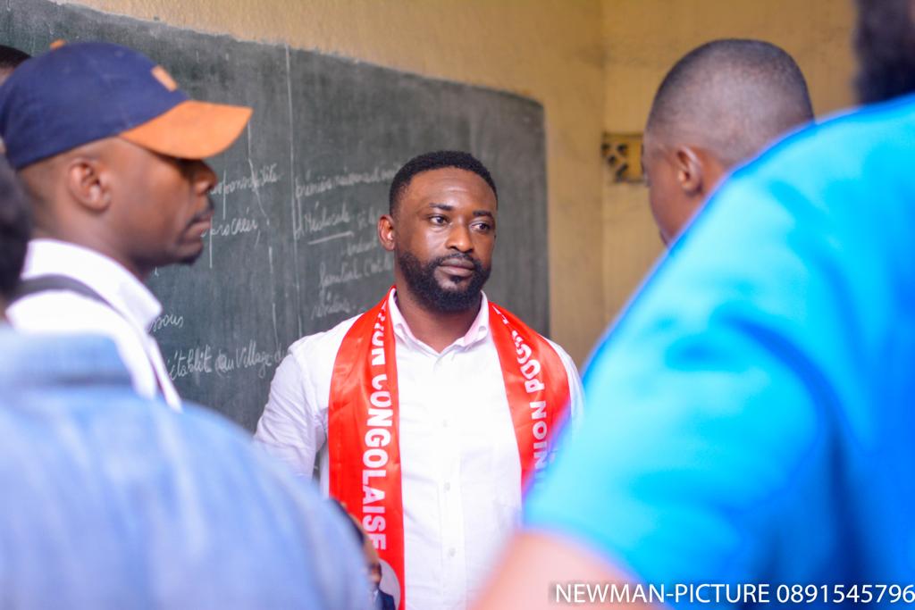 Ds l’épreuve comme ds la victoire, je demeure loyal et fidèle à l’Hon <a href="/VitalKamerhe1/">Vital Kamerhe</a>
Sa vision de paix et de réconciliation pour notre pays reste une source d’espérance pour ns ts.
#SoutienVK #Loyauté
#EspoirPourLeCongo🇨🇩
<a href="/BillyKambale1/">Billy Kambale</a> <a href="/MambueniNdangi/">Aristote NDANGI MAMBUENI</a> <a href="/JolMongu2/">Prés. Joël MONGU</a> <a href="/AudreyBombolo/">Bombolo Audrey</a>