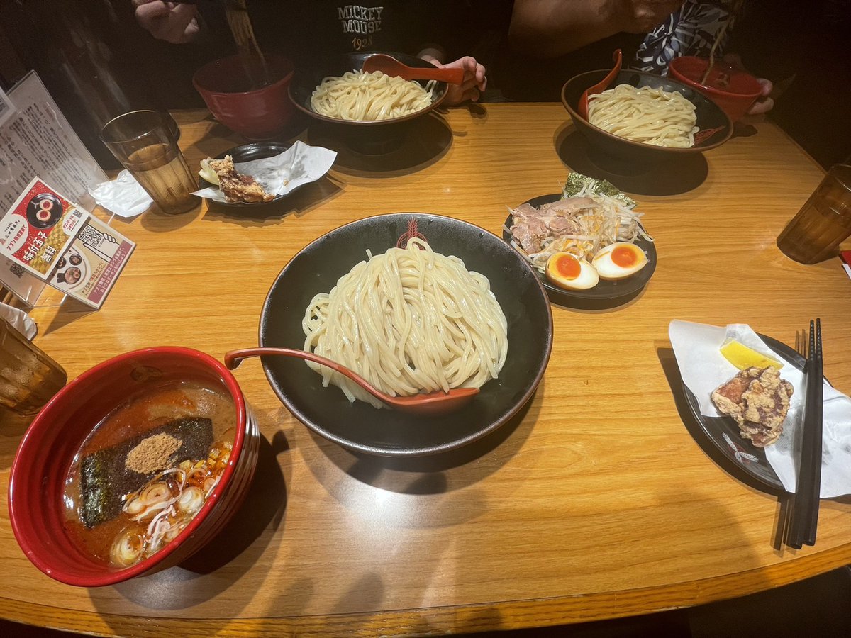 おはようございます☀

健康って大事ですよね💦
朝活か夜活か🤔
自分で決めて習慣づけようと思います👍
内定式までに理想の身体を目指して‼️

今日も元気に頑張りましょう‼️
#つぶやキコーナ
#朝活
#夜活