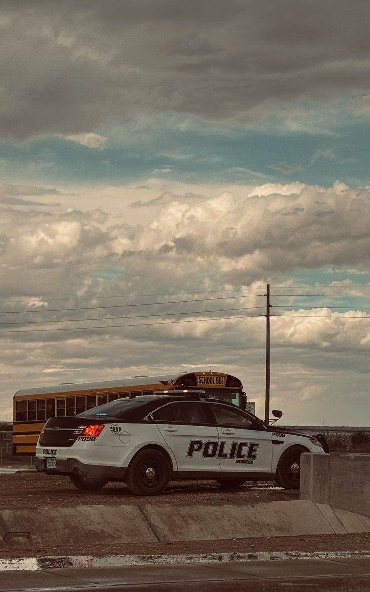 #Shoutout to our amazing officers Amaya and Armendariz for being #ALLIN directing SHS traffic and ensuring student safety despite the heavy rain ☔️ ⛈️ 👮‍♂️ <a href="/SOCORROISDPD1/">SOCORRO ISD POLICE DEPARTMENT</a>