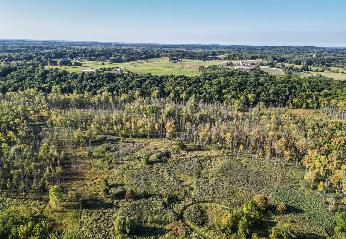 billgt99's tweet photo. Got the drone out for the first time in awhile. From a park near HF. You can see the skyline of Rochester on the horizon. https://t.co/5dDVt5rFNa