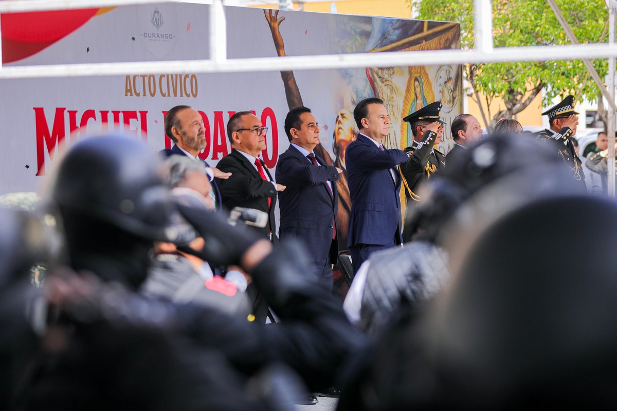 josejoseantonio's tweet photo. Orgullo y respeto a 215 años de Independencia en Durango. 🇲🇽

Rendimos homenaje al Padre de la Patria y compartimos la emoción del Desfile Cívico-Militar junto a nuestras Fuerzas Armadas, Guardia Nacional, cuerpos de seguridad, instituciones educativas y ciudadanía. 🤲🏼

La grandeza de México vive en nuestras raíces. 🦂🫶🏼

#DurangoEsElCamino 🐺
