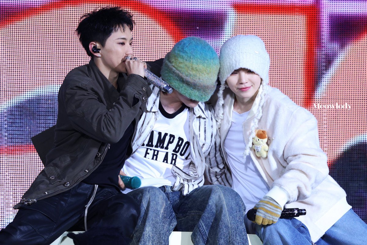 sooncheolthinkr's tweet photo. ily forever my leader line ❤️ https://t.co/r255x8EQP4