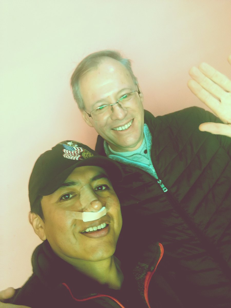 Visité a Marco Pumari en el penal de Cantumarca y ahora en su residencia, donde cumple arresto domiciliario. Su caso es el reflejo de cómo la justicia podrida en Bolivia se ha convertido en un arma política, que persigue, destruye y genera víctimas inocentes.

Las cárceles y los