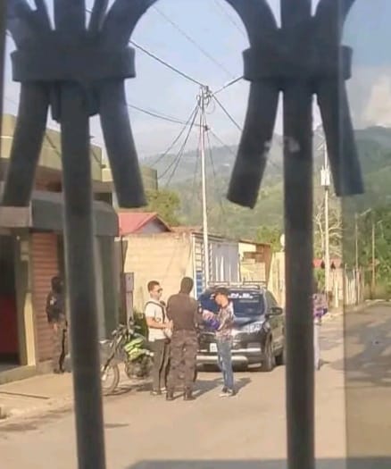 Brida_s's tweet photo. #URGENTE Hoy fue secuestrado un entrañable amigo y líder social en #Aroa #Yaracuy Personal encapuchado y con armas le interceptó y hasta ahora no hay noticias de su paradero. Todos ya sabemos que cuando pasan estas cosas es de vital importancia difundir. Ayuden por favor! https://t.co/9nrL6VfJET