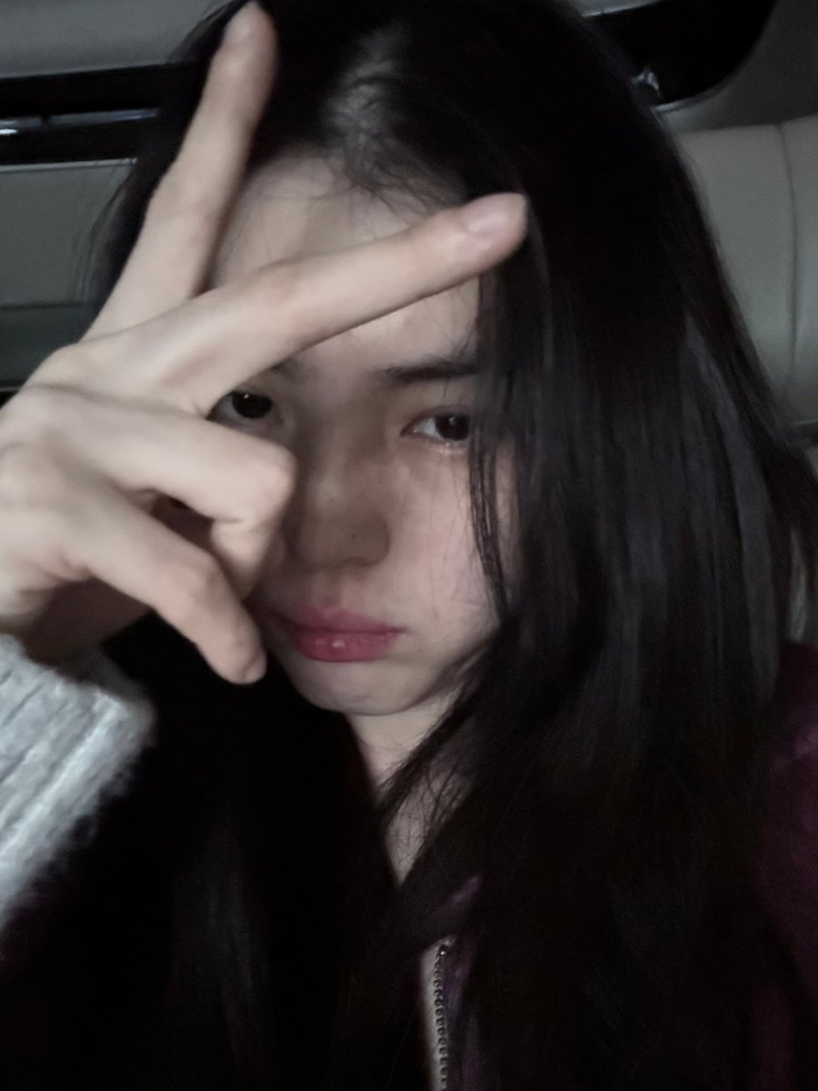 _moodforsohee's tweet photo. sohee on her way to busan ♡ take care of ur health sohee!! 🤍

#hansohee #한소희 https://t.co/jELoix1FmU