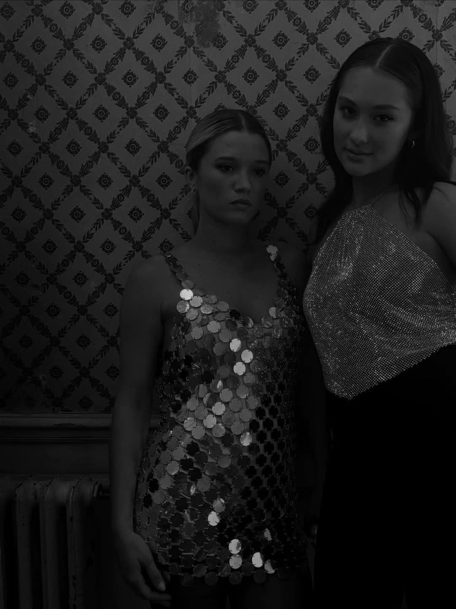 * 𝓣𝒂𝒚𝒍𝒐𝒓. tweet media