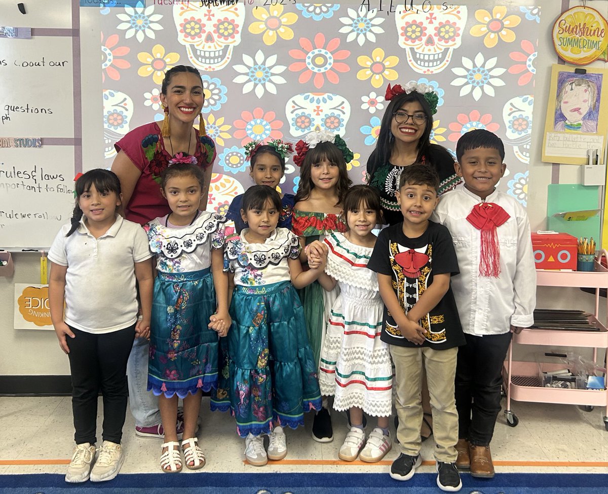 Our wonderful co-teacher <a href="/Malanche_JDS/">Sayra Malanche</a> helped us celebrate 16 de Septiembre!