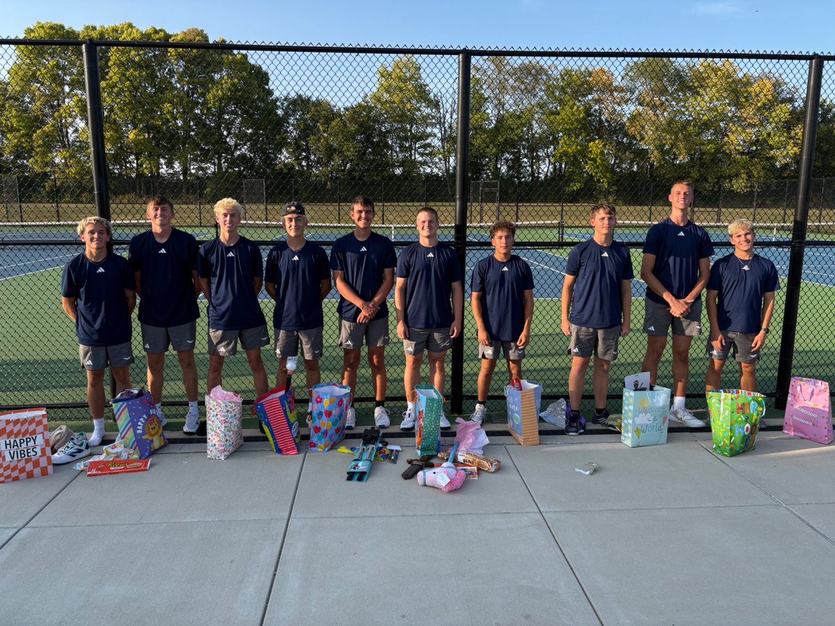 Fairfield defeated West Noble this afternoon on Senior Night. Fairfield winners were:
1s - Drew Beachy
2s - Cameron Cripe 
3s - Conner LeCount 
1d - Brant Garber/Andrew Mathews
2d - Grady Garber/Brady Park 

The varsity record is 15-2, 7-0 NECC.

The JV won 3-0.

Thanks seniors.
