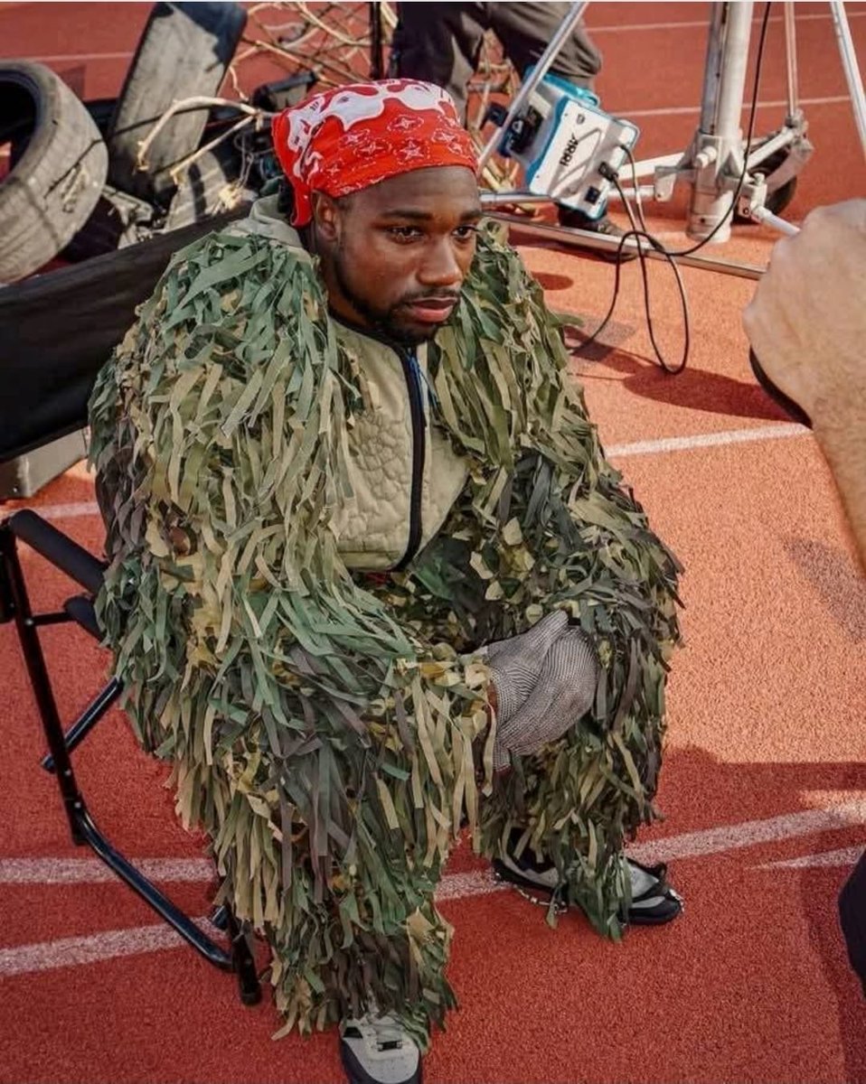 👆🏿Beaten by a couple of Jamaicans, then have to go home and be comforted by a Jamaican. The Jamaicans are definitely in his head.