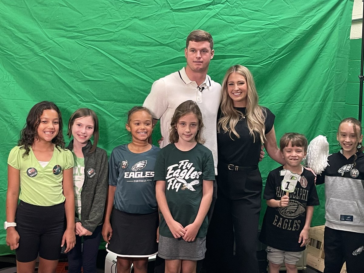 Today Reed Blankenship of the <a href="/Eagles/">Philadelphia Eagles</a> visited Moffet! The Blankenship Family Foundation generously donated $8,000 to complete our STEAM Theme campaign on  Philly Fundamentals which will complete updates to our library and Makerspace! <a href="/PHLschools/">Philadelphia Schools</a>