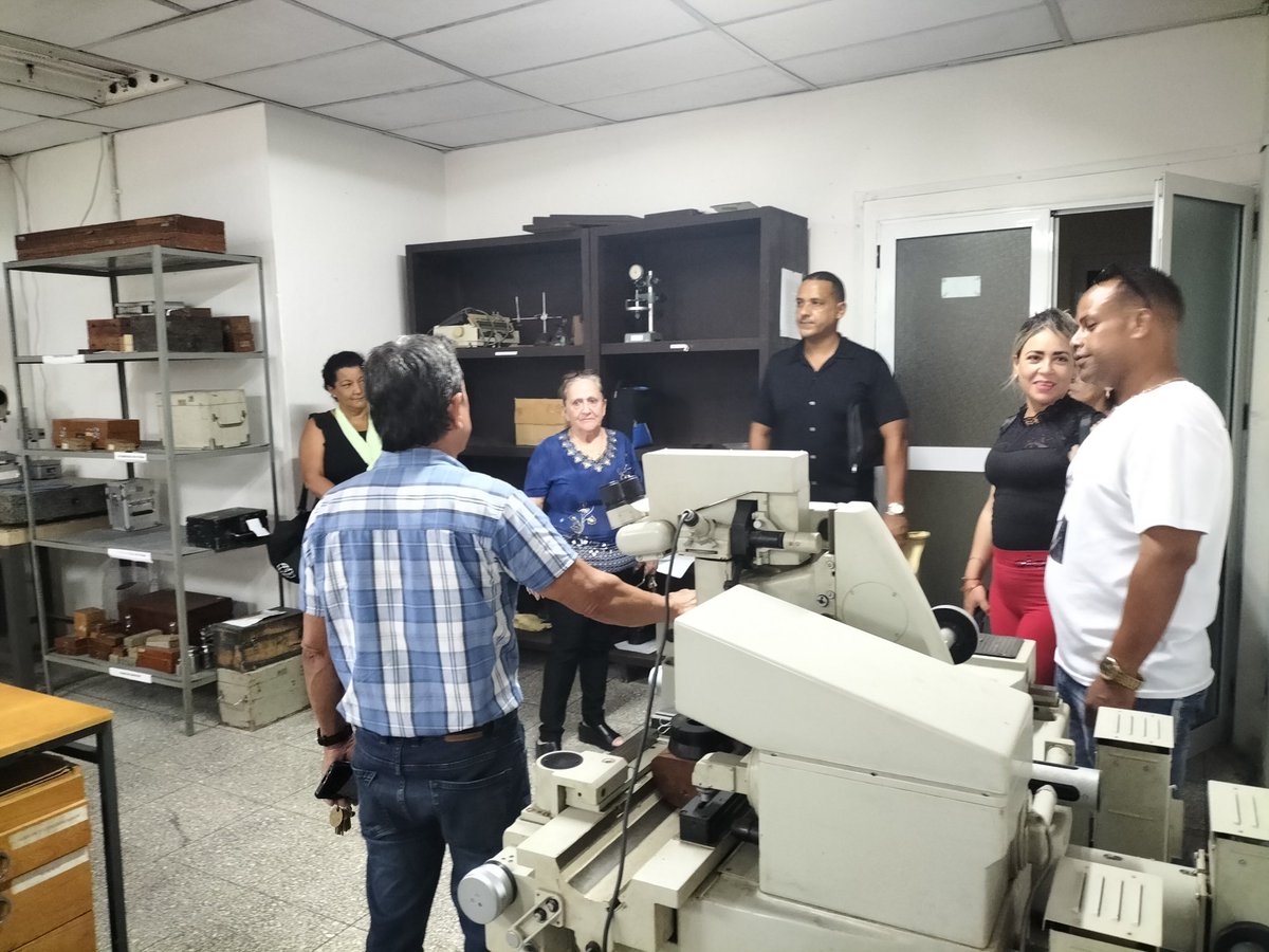 Recorrimos los laboratorios.

Nuestros especialistas mostraron con orgullo su trabajo diario: esa dedicación silenciosa que hace posible que la ciencia siga avanzando desde nuestro centro.

🇨🇺🇨🇺🇨🇺🇨🇺
#otnvc