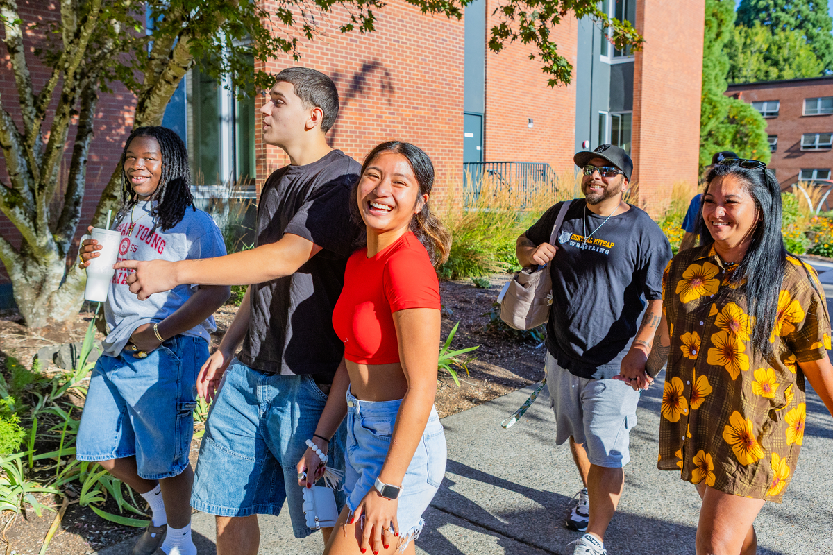 Seniors 🎓 Come see what Pacific is all about!
Join Senior Preview Scholarship Day → explore campus, meet our community &amp; earn a $2,000 annual scholarship just for participating. 🙌

👉 Register now: pacificu.edu/admissions/und…

#FutureBoxer #Scholarship