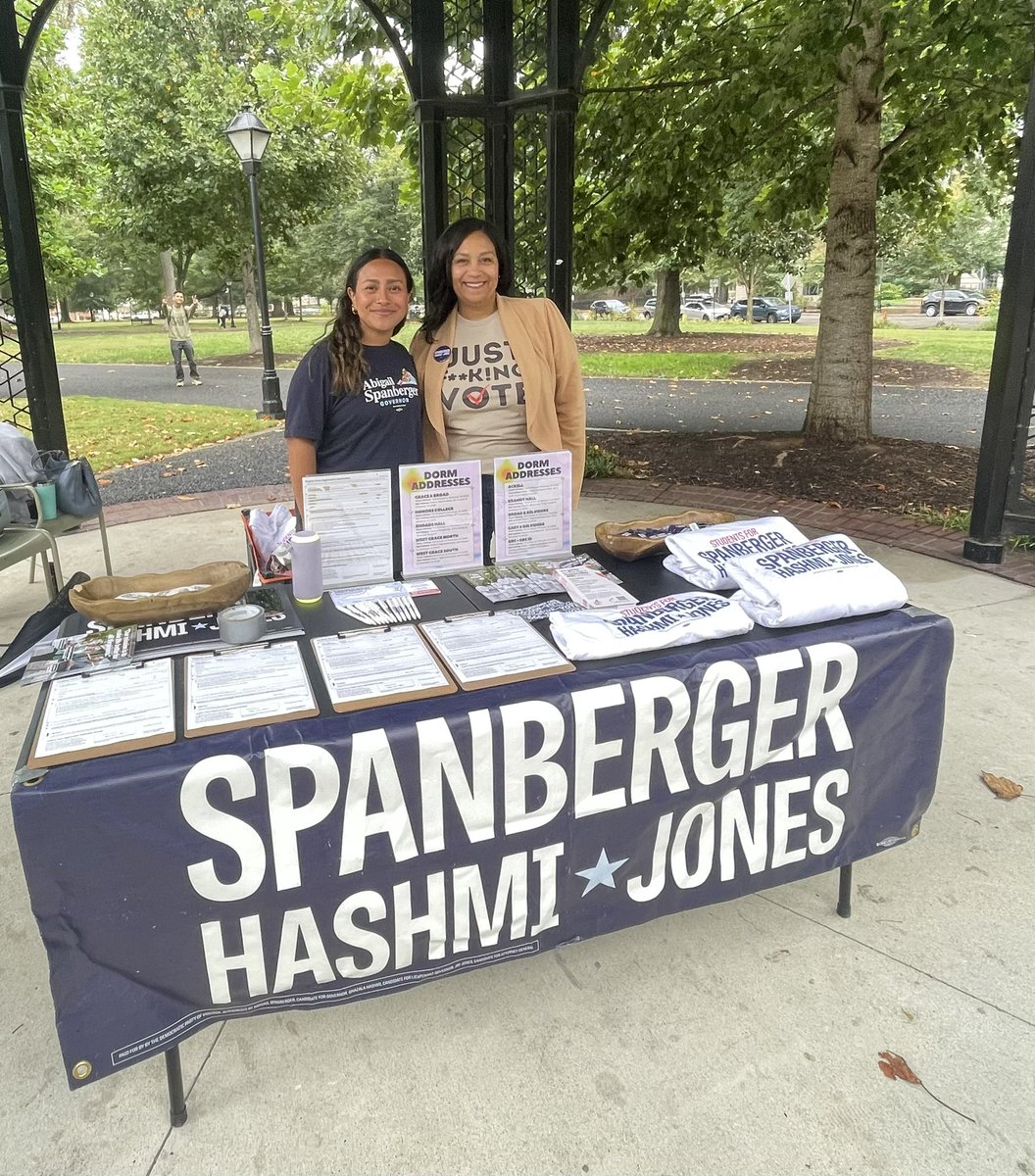 We braved the wind and rain to register students to vote at VCU today. There’s still time to make your voice heard! Go to iwillvote.com to register or check your registration status! #NationalVoterRegistrationDay