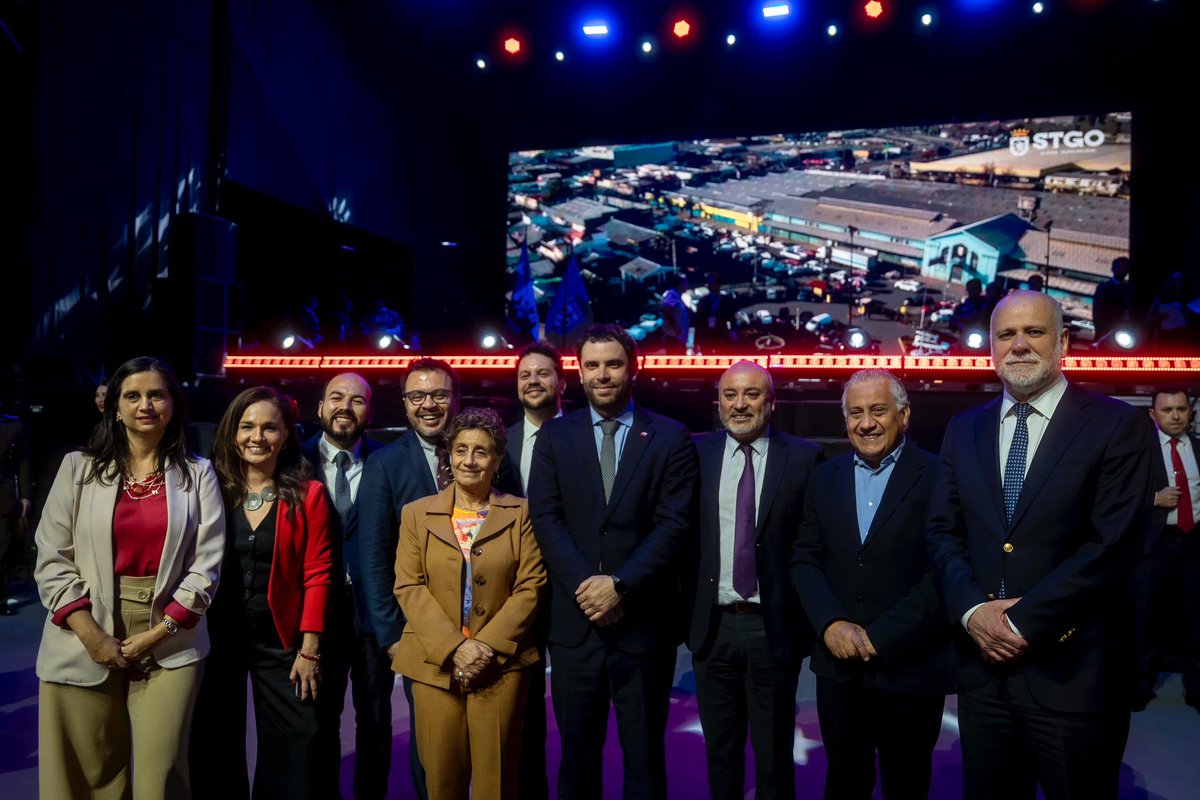 Esta noche estuvimos en la inauguración de las Fondas del Parque O’Higgins, dando la bienvenida oficial a las Fiestas Patrias 🇨🇱.

Bailamos un pie de cueca con las ministras <a href="/_caroarredondo/">Carolina Arredondo</a> y <a href="/mlobospalacios/">Macarena Lobos Palacios</a> para dar el puntapié inicial a estas celebraciones.