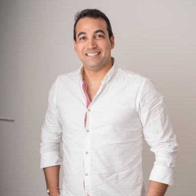 #URGENTE Quedo al descubierto el modus operandi del falso veedor y extorsionista José Macea Kerguelen Todos sus ataques, contra políticos, empresarios, amigos y aún con su propia familia; tenían un fin económico. 

Hoy el cuestionado Jamaca caído en desgracia, por un video sexual