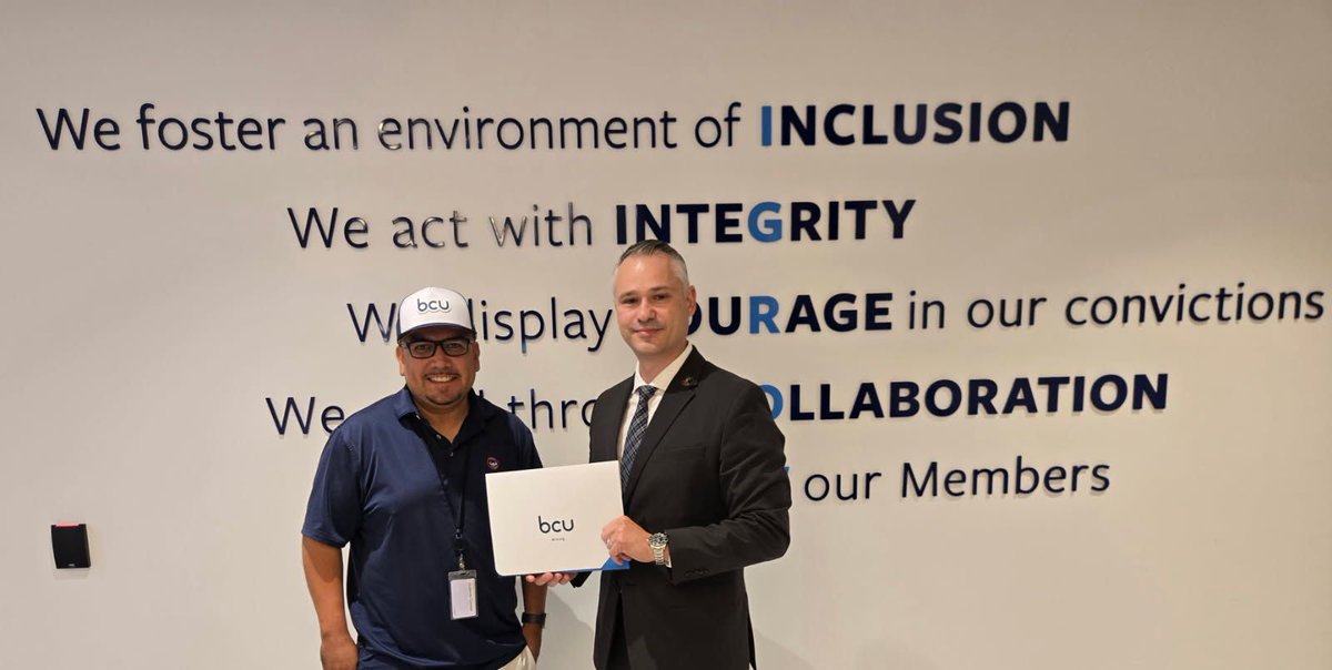 jimigreeko's tweet image. Thank you Guillermo &amp;amp; the BCU team for sponsoring Mid Mod! 💙 Your support helps Bacoa ensure older adults &amp;amp; caregivers get the resources they need. Grateful for your partnership! 🙏
#BCUCares #PeopleHelpingPeople #MidMod #Bacoa