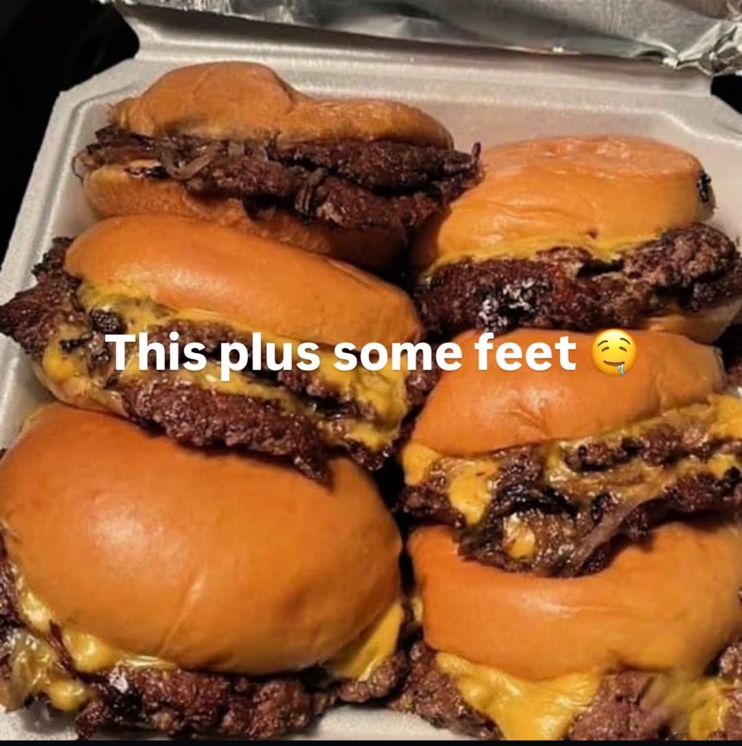 FeetFanN1's tweet photo. feetburger 🤤 https://t.co/0HBmFc4QPg