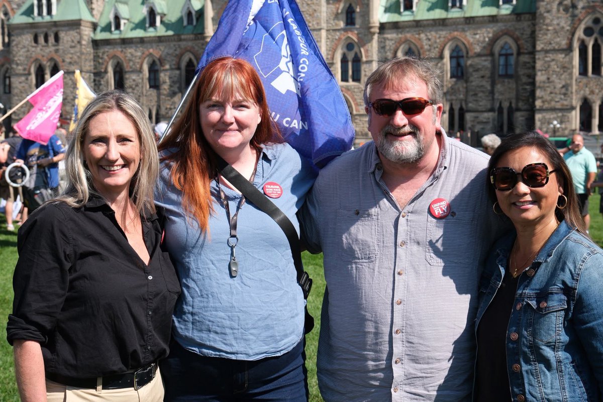 CanadianLabour's tweet image. Unpaid work won’t fly. 
CLC officers stood with @cupenat  flight attendants, calling on the gov’t to close the airline loophole that forces unpaid work and to end Section 107 abuse of workers’ rights. #canlab #unpaidworkwontfly
