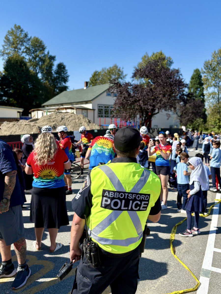 AbbyPoliceDept's tweet photo. The AbbyPD is proud to support the 2025 Cops for Cancer Tour de Valley! Two officers and one civilian are riding to raise funds for pediatric cancer research & Camp Goodtimes. If you see them this week, honk, wave & cheer - they’re riding for the kids! #CopsForCancer #AbbyPD https://t.co/60xo7xImcR
