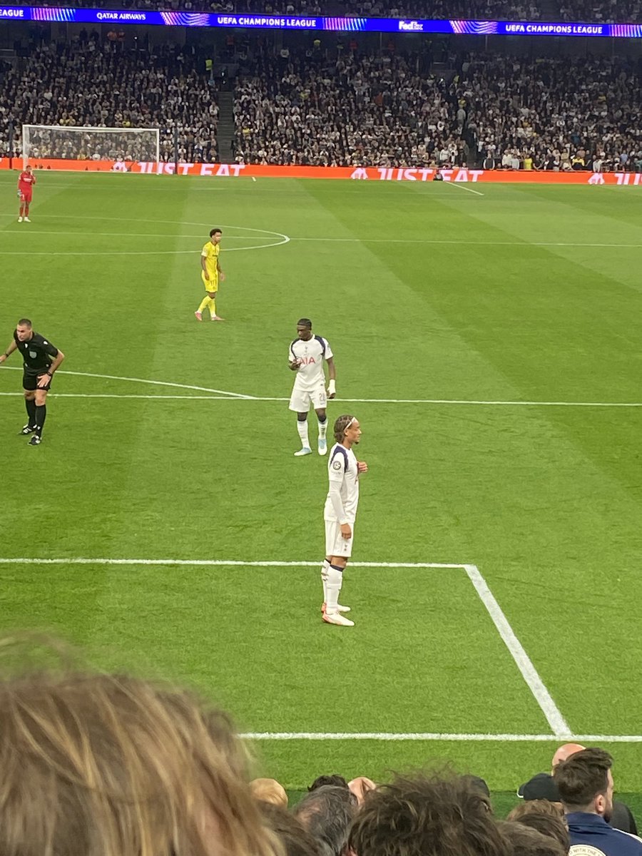 _axhton_c's tweet photo. Awful watch but at least we got to witness #Xaviball https://t.co/EwISTY6Ad9