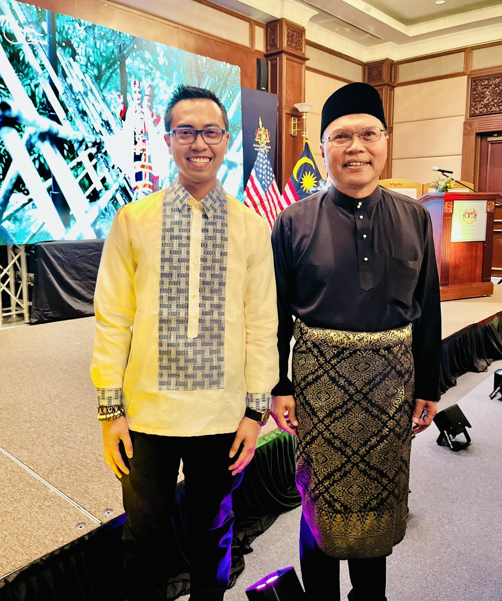 Patrick Realiza (@patrickrealiza) on Twitter photo Strengthening the U.S.-Malaysia bilateral relationship with one #BarongTagalog at a time! Proud to sport one of my brand new #Filipino Barong Tagalog shirts as I joined His Excellency Ambassador Tan Sri Muhammad Shahrul Ikram Yaakob of #Malaysia along with many of our mutual Strengthening the U.S.-Malaysia bilateral relationship with one #BarongTagalog at a time! Proud to sport one of my brand new #Filipino Barong Tagalog shirts as I joined His Excellency Ambassador Tan Sri Muhammad Shahrul Ikram Yaakob of #Malaysia along with many of our mutual
