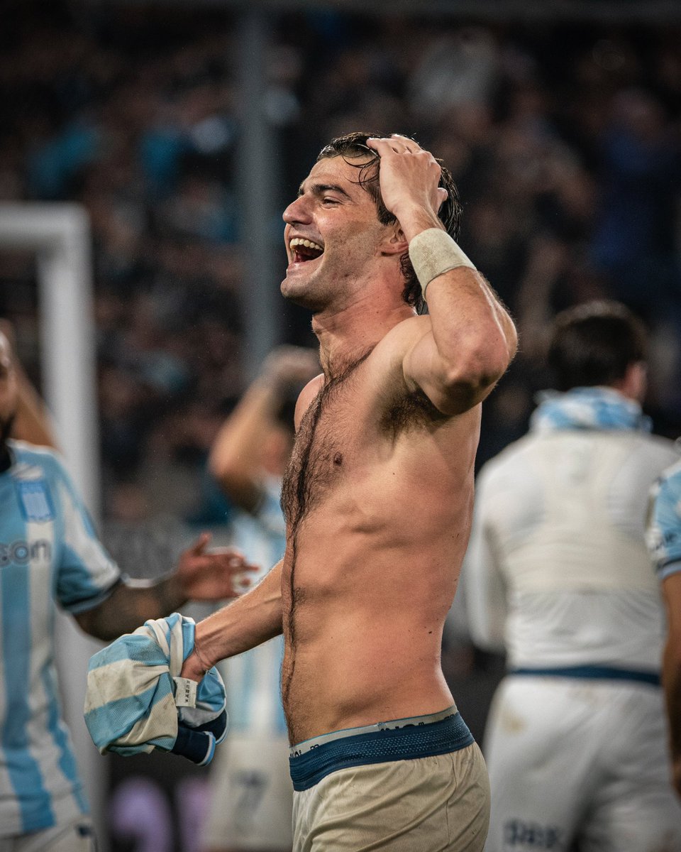 ⚔️🇦🇷 Santiago Sosa entre los jugadores de Racing en el triunfo ante Vélez Sarsfield:

➜ 1º en despejes [11]
➜ 1º en intercepciones [4]
➜ 1º en duelos ganados [13]

Otra vez sacando todo. ⛔️
