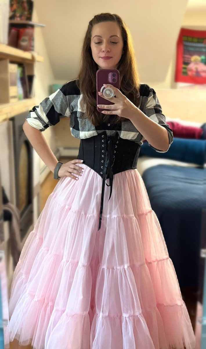 Update:
My nail lady told me today about how her brother accidentally shot her mom when she was growing up and she died four years later because of it. 

She’s seriously considering starting a podcast about her family trauma.

Her daughter wants to wear the outfit I wore last
