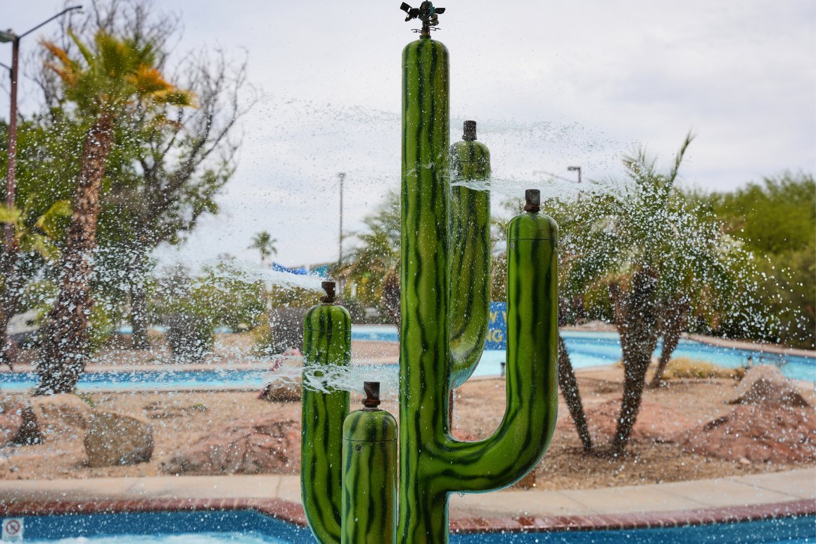 SF_HHPhoenix's tweet photo. 🌵💦 Our kind of desert oasis: palm trees, water sprays, and family fun! Only 2 weekends left to make a splash this season — September 20, 21, 27 &amp; 28 from 11am–5pm.

📅 Plan your waterpark day now: https://t.co/jRzghlrRVN https://t.co/QYYKWEUXrV