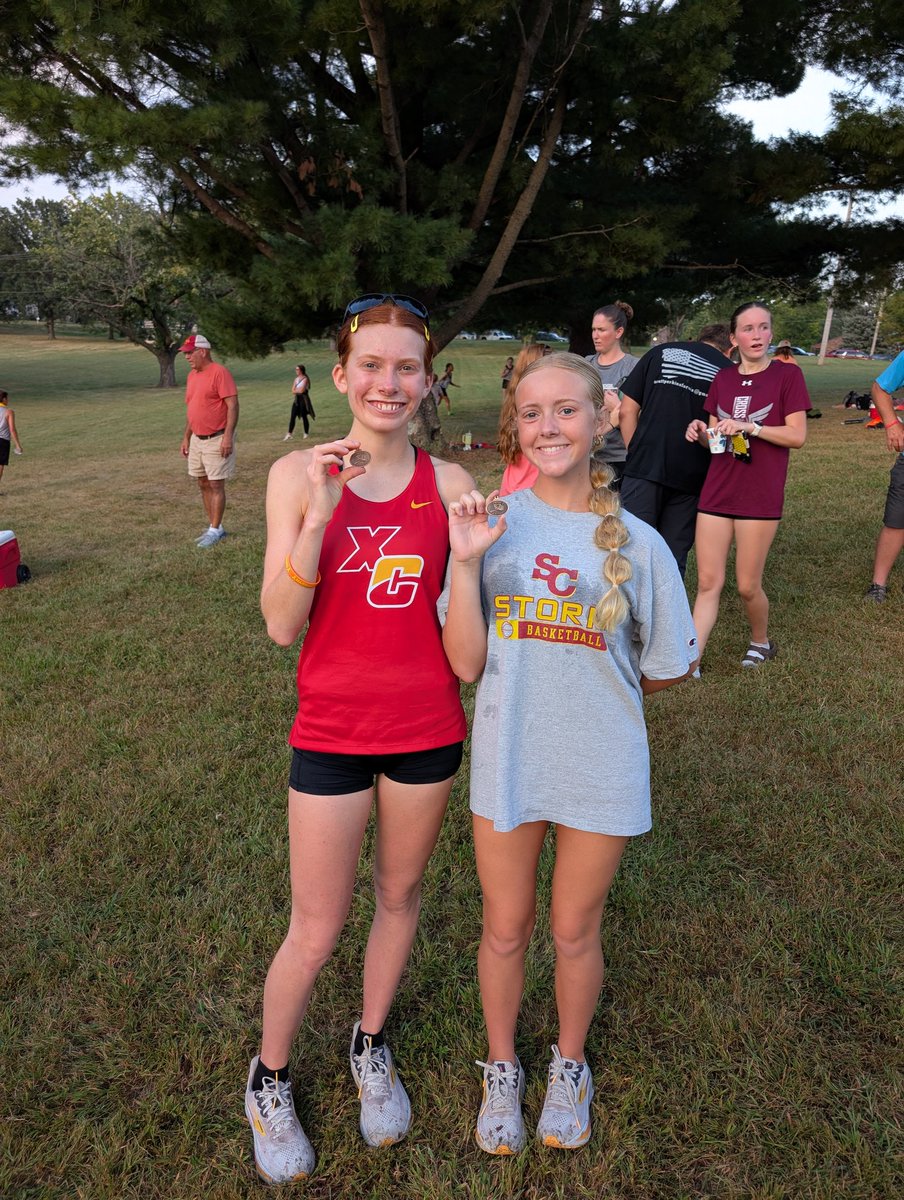 Girls finish 7th tonight at Osky. Emma and Kourtney place in the top 10