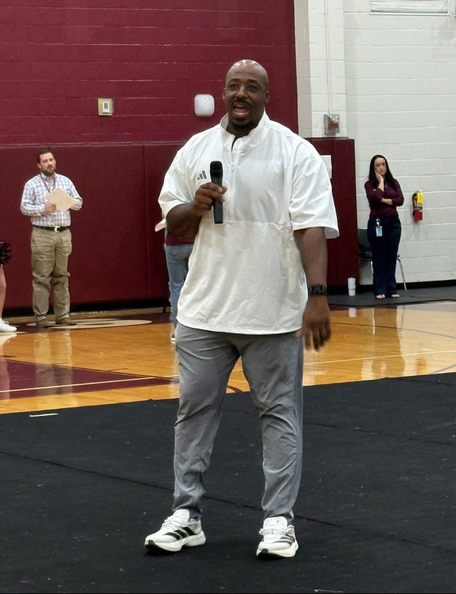 🎉 Pep Rally Energy! 🎉
Today we celebrated our first pep rally of the year <a href="/SMSBearcats/">Sherman Middle School</a>  <a href="/ShermanISD/">Sherman ISD</a> with all of our students — and the school spirit was absolutely electric! 💥💙💛