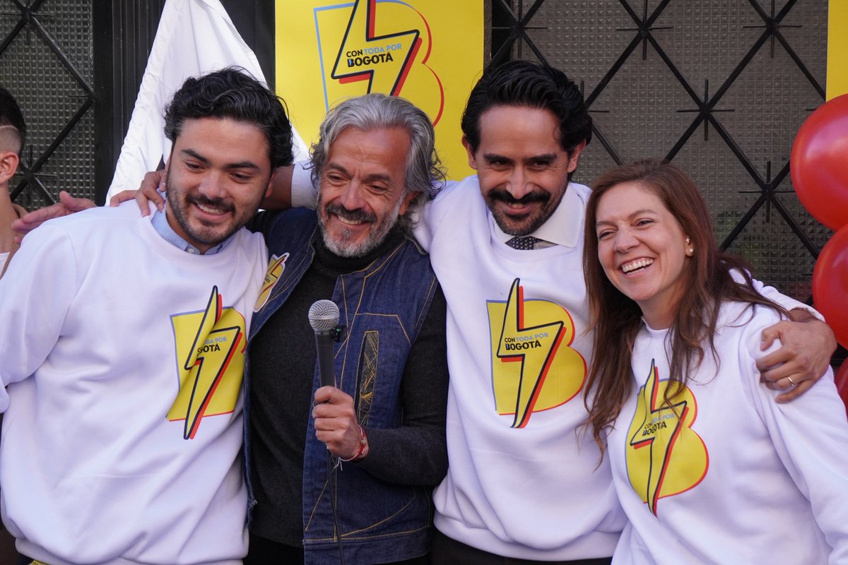 La apuesta de <a href="/JDOviedoAr/">Juan Daniel Oviedo</a> por una renovación técnica y colectiva en la representación de Bogotá: <a href="/PaulaMorenoV/">Paula A. Moreno V.</a>, <a href="/Antonio_Perry_/">Antonio Perry Sáenz</a> y <a href="/CarlosEForeroP/">Carlos Eduardo Forero</a> son sus candidatos a la Cámara.

¡Una agenda legislativa basada en datos, trabajo en equipo y ciudadanía!

infobae.com/colombia/2025/…