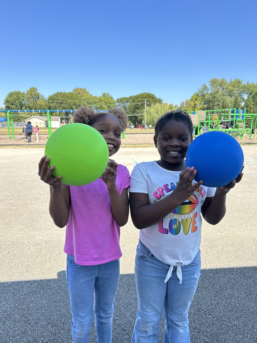 MaryCastleElem's tweet image. It’s always a GREAT recess when Mr. Muncie jumps in the game! Thanks for showing us how to use our new basketball equipment! 🙌 #mecGROW #RecessFun #MECisThePlaceToBe