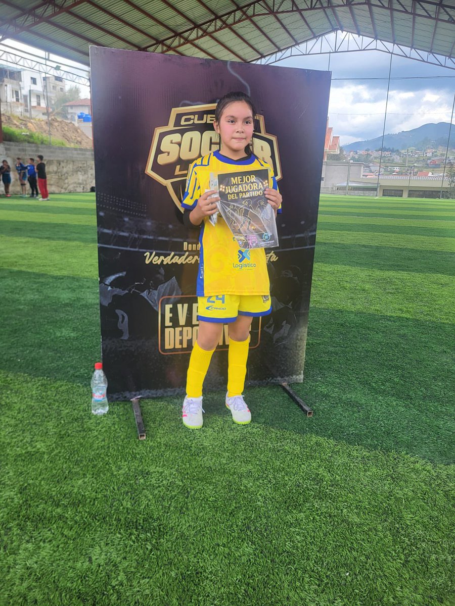 Nuestras mini cracks siguen disfrutando lo que más aman: 

¡jugar y jugar! ⚽️🏃‍♀️

Y si es con estos colores, ¡la felicidad es doble! 💛💙

#somoscarneras 
#miequiposalesiano 
#elverdaderoproyectocuencano 
#lahistoriacontinúa 

<a href="/upsalesianaec/">Universidad Politécnica Salesiana</a>  <a href="/FEFecuador/">FEF 🇪🇨</a>