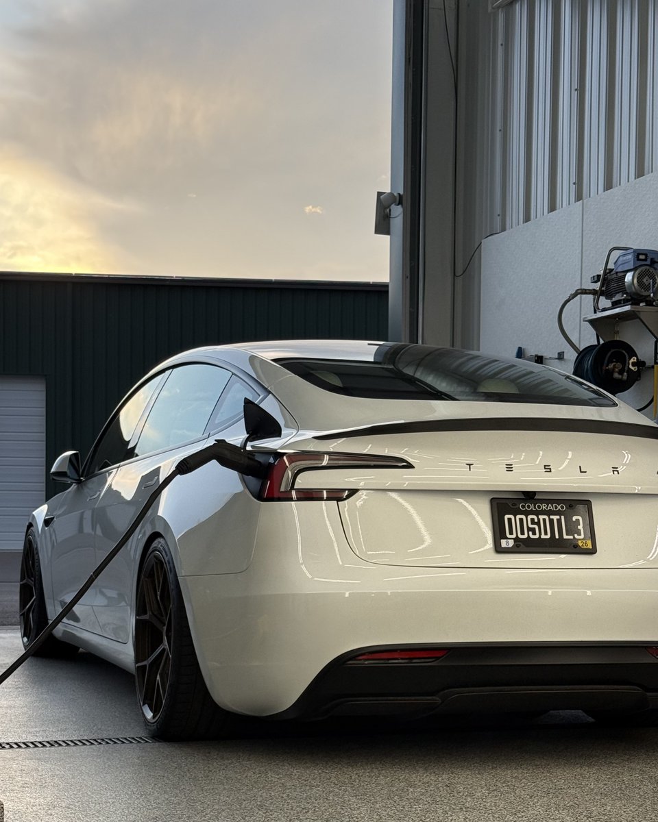 OutofSpecDetail's tweet image. There is just something about a Model 3 👌