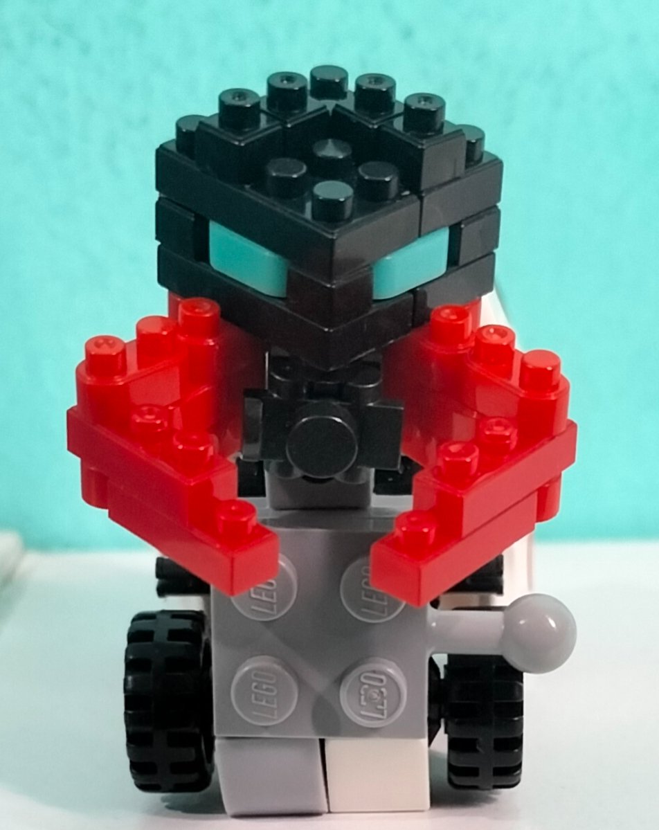 casCard1's tweet photo. I've made a new face!
This time is used 3 different systems: #LEGO, #PetitBlocks, and #LaQ all combined.
This guy has a hood gimmick made of LaQ, and meant to represent Combat Medic type of character like Ratchet from Transformers
#プチブロック https://t.co/XG4mhwVs7X
